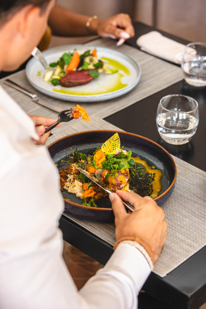 Creolia restauration soir plat 2 BD