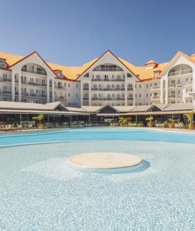 creolia Exterieur piscine sans ciel